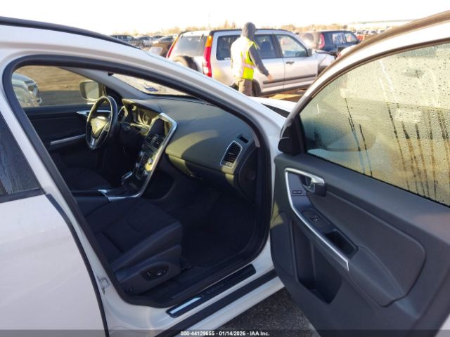 2015 VOLVO XC60 YV440MDJ7F2681487 Photo 4