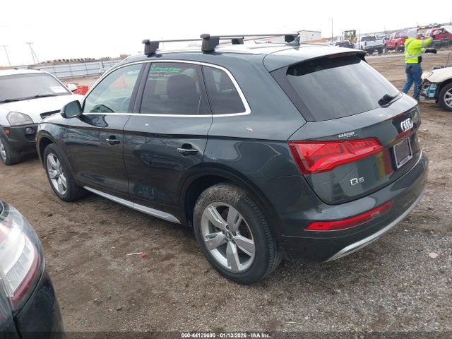 2019 AUDI Q5 WA1ANAFY6K2114238 Photo 2