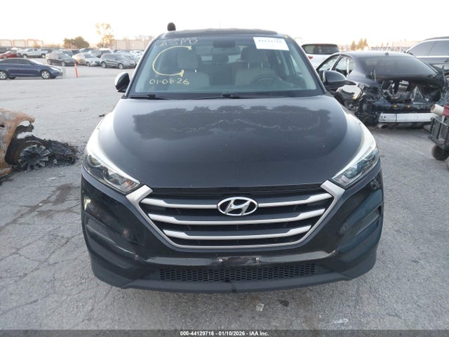 KM8J23A48HU424009 Hyundai TUCSON SE