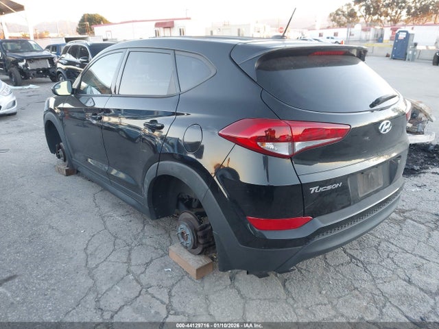 KM8J23A48HU424009 Hyundai TUCSON SE
