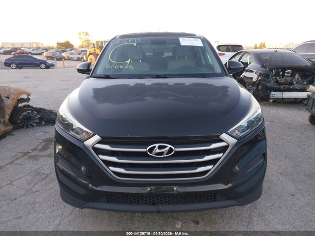 KM8J23A48HU424009 Hyundai TUCSON SE