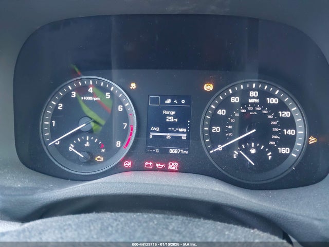 KM8J23A48HU424009 Hyundai TUCSON SE
