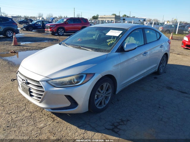 KMHD84LF2HU153772 Hyundai ELANTRA SE