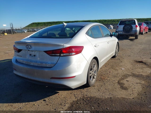 KMHD84LF2HU153772 Hyundai ELANTRA SE