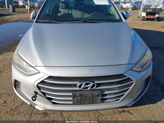 KMHD84LF2HU153772 Hyundai ELANTRA SE