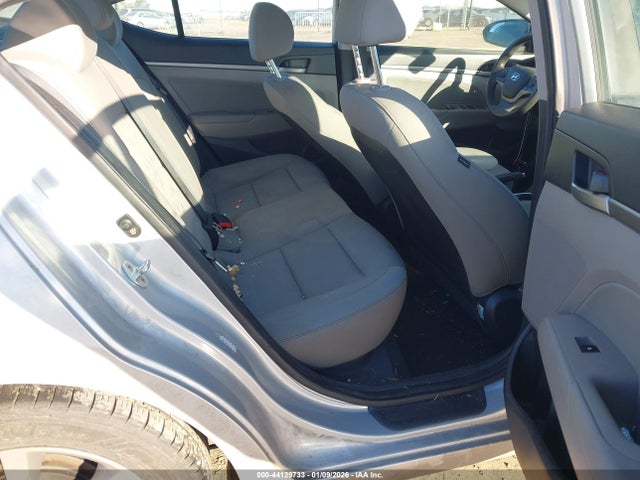 KMHD84LF2HU153772 Hyundai ELANTRA SE