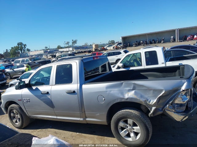 1C6RR6FT5KS698587 RAM 1500 Classic Tradesman 4x2 6&#039;4 Box