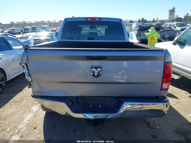 1C6RR6FT5KS698587 RAM 1500 Classic Tradesman 4x2 6&#039;4 Box