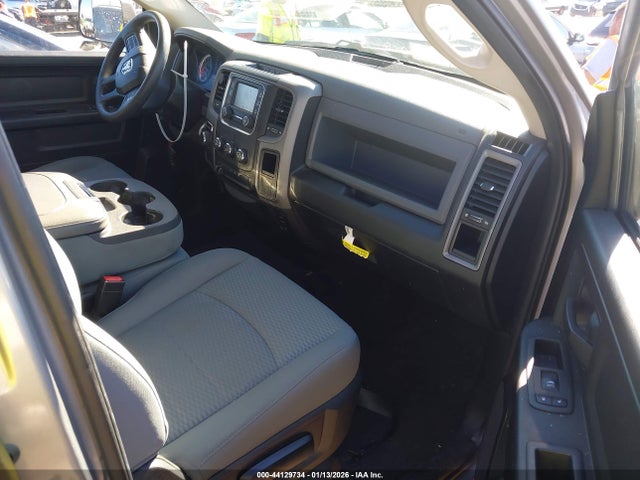 1C6RR6FT5KS698587 RAM 1500 Classic Tradesman 4x2 6&#039;4 Box