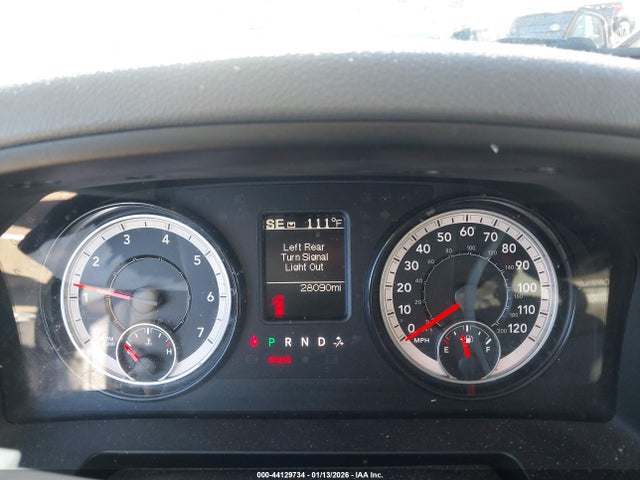 1C6RR6FT5KS698587 RAM 1500 Classic Tradesman 4x2 6&#039;4 Box