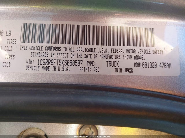 1C6RR6FT5KS698587 RAM 1500 Classic Tradesman 4x2 6&#039;4 Box