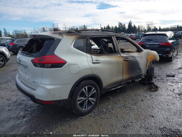 5N1AT2MV2HC870397 Nissan Rogue Sl