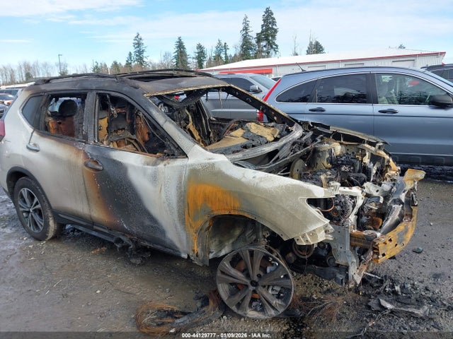 5N1AT2MV2HC870397 Nissan Rogue Sl