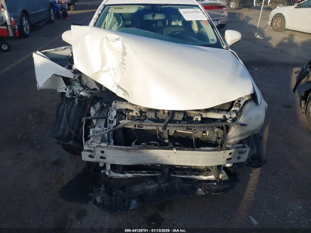Lexus CT 200H 2015 JTHKD5BHXF2237765 Image 6
