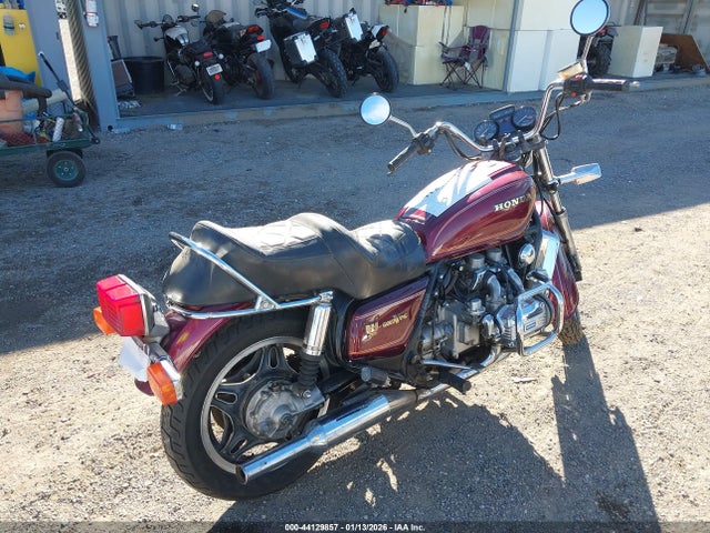 1982 HONDA GL1100 1HFSC0200CA217565 Photo 3