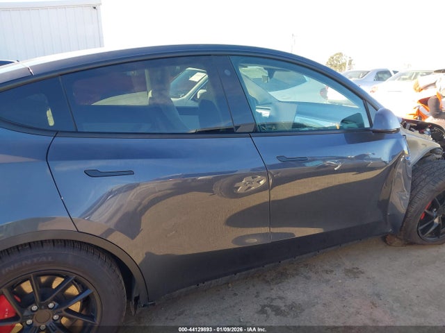 7SAYGDEF7NF459170 Tesla Model Y Performance Dual Motor All-wheel Drive