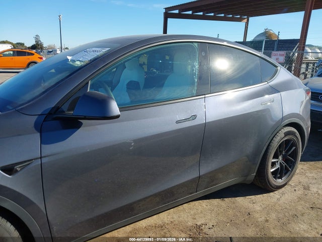 7SAYGDEF7NF459170 Tesla Model Y Performance Dual Motor All-wheel Drive
