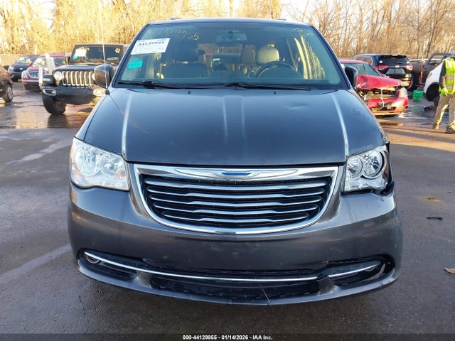 44129955 :رقم المزاد ، 2C4RC1BG3GR268426 vin ، 2016 Chrysler Town & Country Touring مزاد بيع