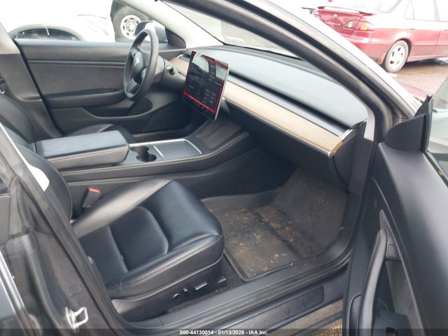 2021 TESLA MODEL 3 5YJ3E1EB3MF902695 Photo 4