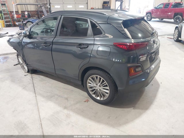 44130018 :رقم المزاد ، KM8K22AA1MU750698 vin ، 2021 Hyundai Kona Sel مزاد بيع
