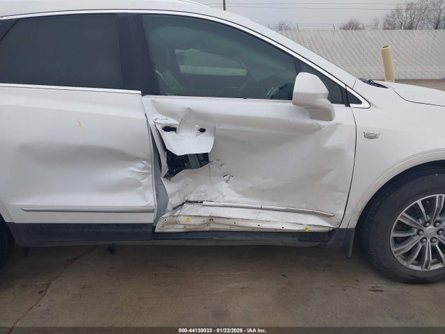 2017 CADILLAC XT5 1GYKNBRS8HZ221258 Photo 5