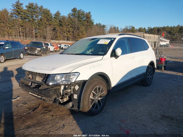 3VV2B7AX3MM118247 Volkswagen Tiguan 2.0t Se/2.0t Se R-line Black/2.0t Sel
