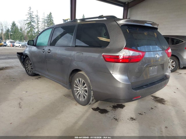 5TDYZ3DC2LS033887 Toyota SIENNA XLE