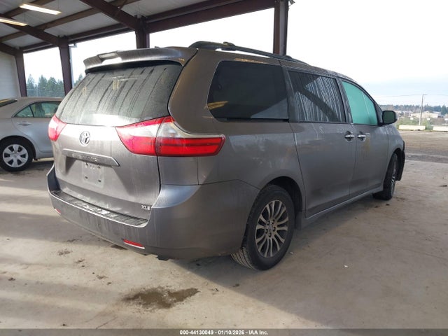 5TDYZ3DC2LS033887 Toyota SIENNA XLE