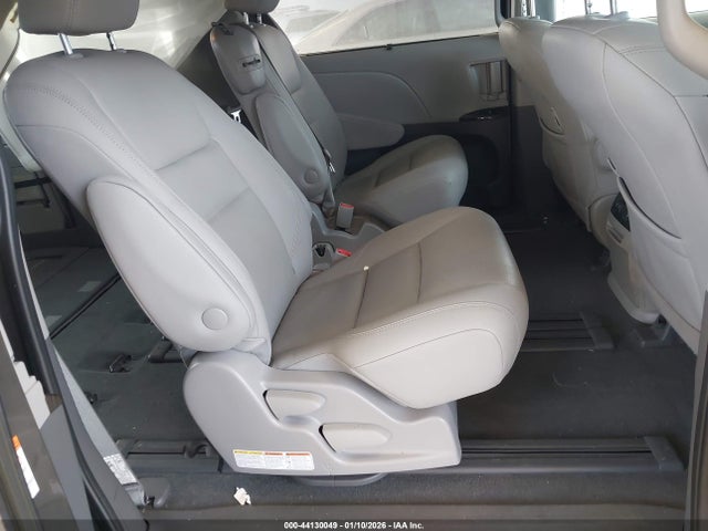 5TDYZ3DC2LS033887 Toyota SIENNA XLE