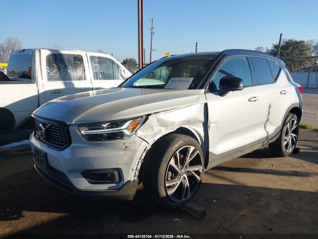 Volvo Xc40 T4 R-design 2021 YV4AC2HM4M2429521 Image 2