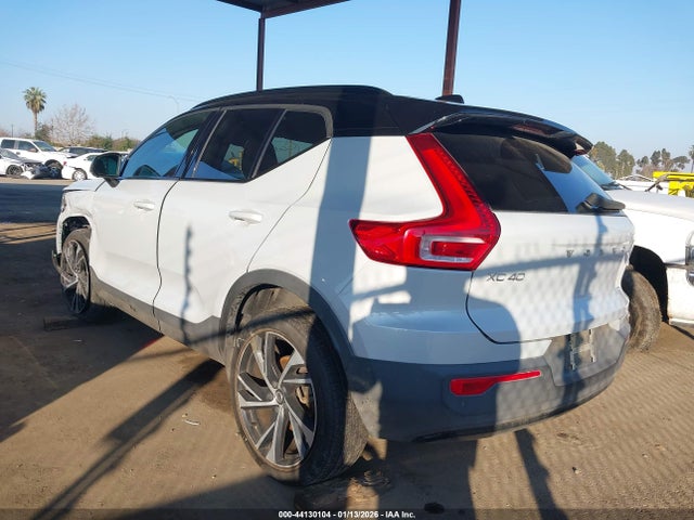 Volvo Xc40 T4 R-design 2021 YV4AC2HM4M2429521 Image 3