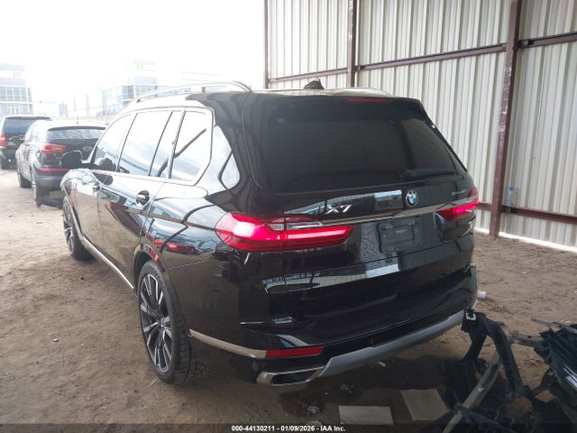 2020 BMW X7 5UXCW2C0XL9A00480 Photo 2
