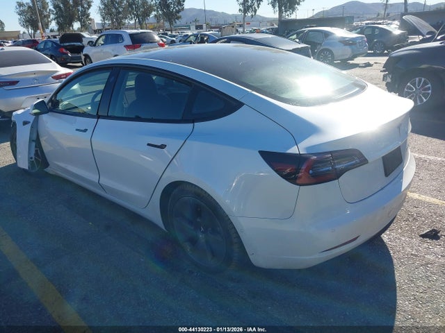 2022 TESLA MODEL 3 5YJ3E1EB5NF256111 Photo 2