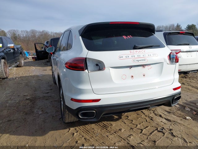 2016 PORSCHE CAYENNE WP1AA2A23GKA09012 Photo 2