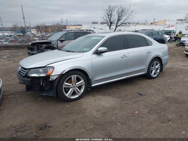 44130230 :رقم المزاد ، 1VWBT7A38FC051977 vin ، 2015 Volkswagen Passat 1.8t Se مزاد بيع