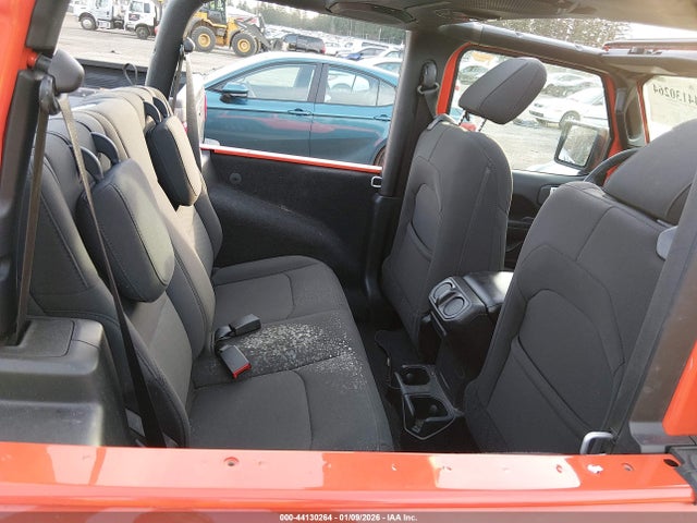 1C4GJXAG0JW242365 Jeep Wrangler Sport S 4x4