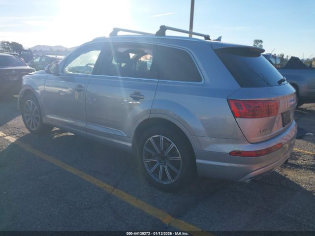 2019 AUDI Q7 WA1LAAF74KD020097 Photo 2