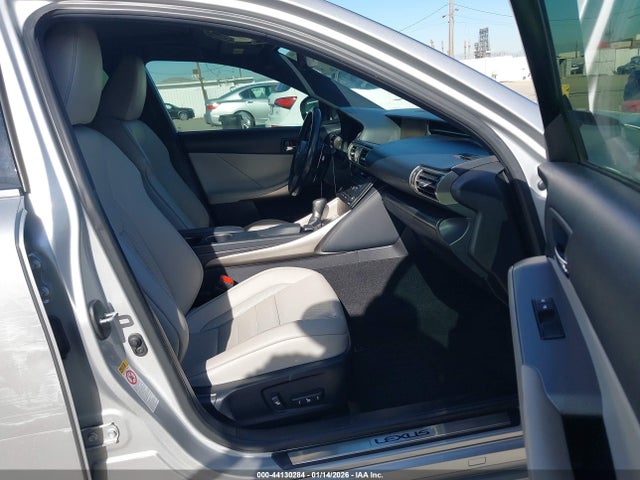 Продажа на аукционе авто 2016 Lexus Is 200t, vin: JTHBA1D24G5013112, номер лота: 44130284