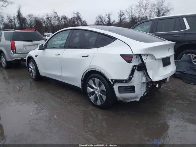 2023 TESLA MODEL Y 7SAYGAEE6PF791903 Photo 2