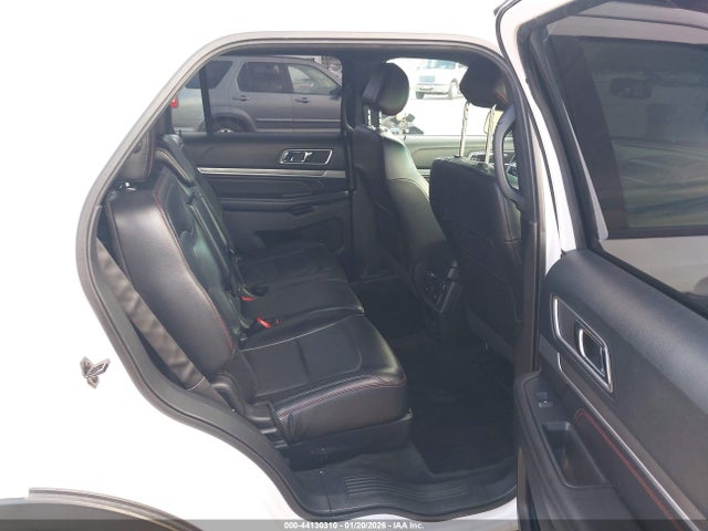 1FM5K8GTXGGB26832 Ford EXPLORER SPORT