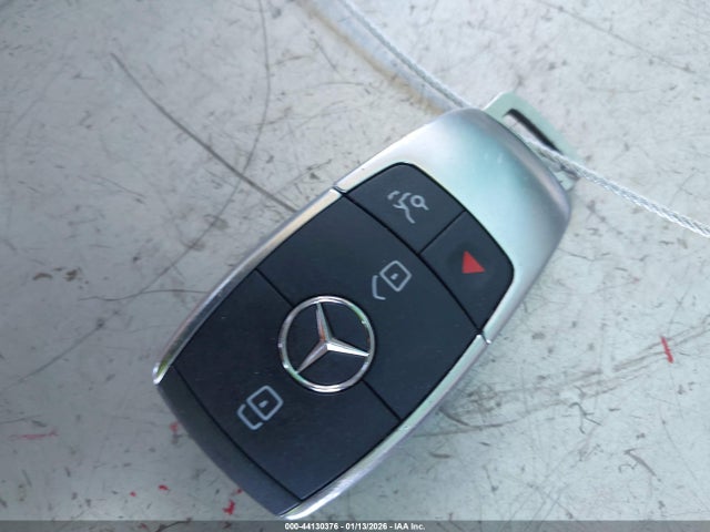 44130376 :رقم المزاد ، W1N0G8DBXMF941442 vin ، 2021 Mercedes-benz Glc 300 Suv مزاد بيع