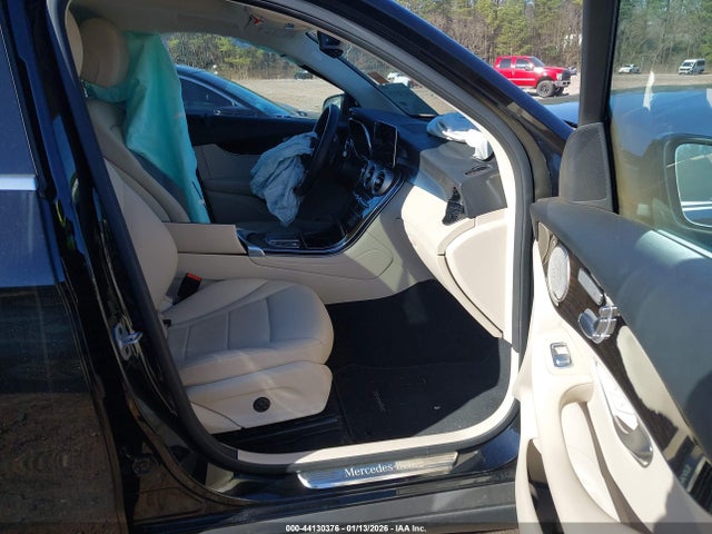 44130376 :رقم المزاد ، W1N0G8DBXMF941442 vin ، 2021 Mercedes-benz Glc 300 Suv مزاد بيع