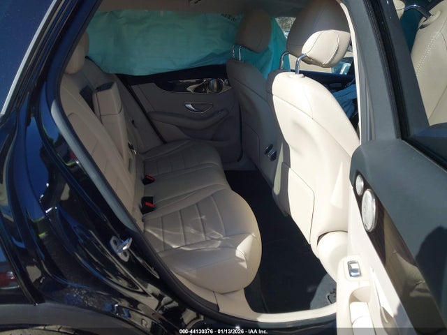 44130376 :رقم المزاد ، W1N0G8DBXMF941442 vin ، 2021 Mercedes-benz Glc 300 Suv مزاد بيع