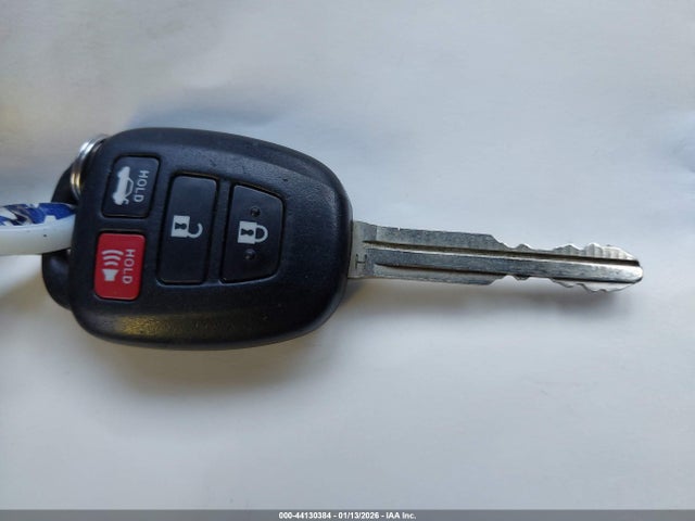 4T1BF1FK2HU419215 Toyota CAMRY SE