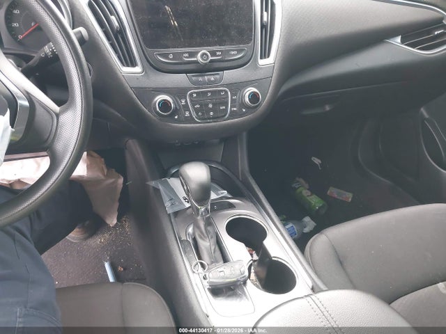 1G1ZD5ST3MF050712 Chevrolet Malibu Fwd Lt