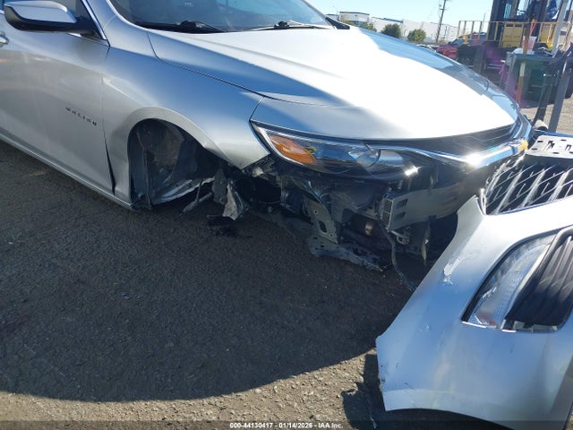 1G1ZD5ST3MF050712 Chevrolet Malibu Fwd Lt