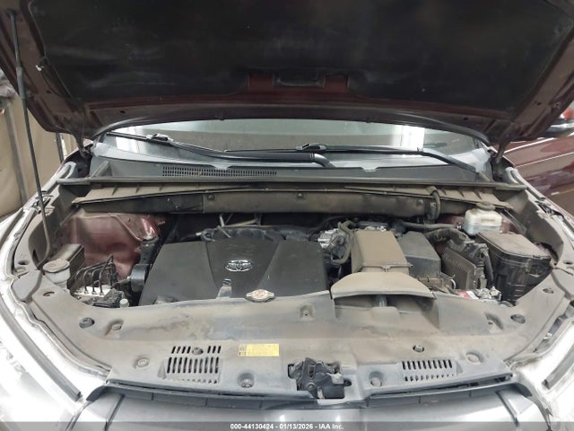 2019 TOYOTA HIGHLANDER 5TDBZRFH7KS977443 Photo 9