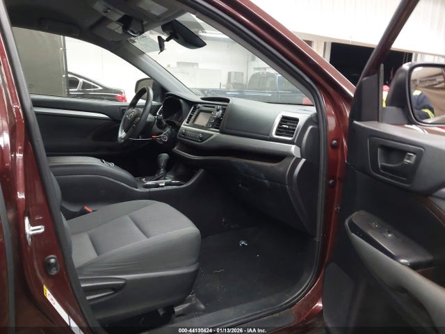 2019 TOYOTA HIGHLANDER 5TDBZRFH7KS977443 Photo 4