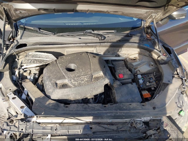 2019 VOLVO XC60 LYV102RK0KB228235 Photo 9