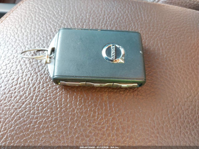 2019 VOLVO XC60 LYV102RK0KB228235 Photo 10